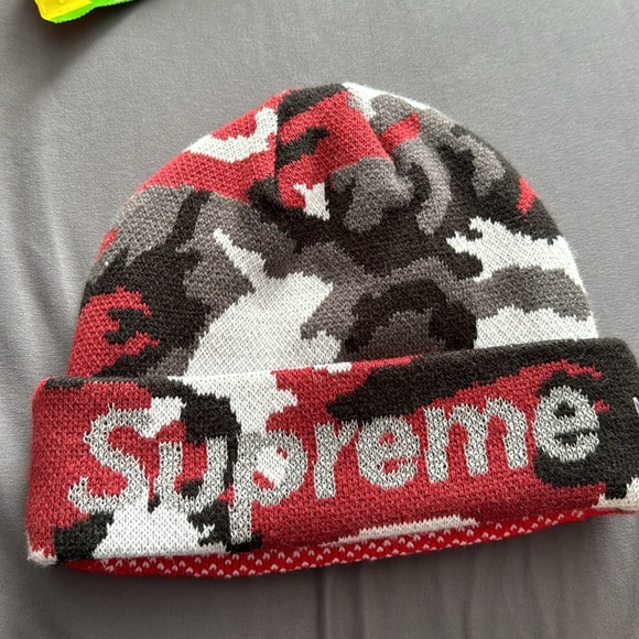 Supreme New Era Split Beanie